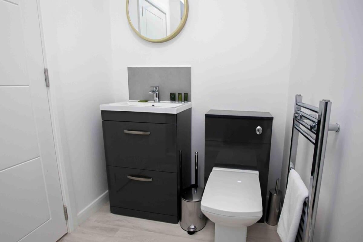 Modern & Stylish 1 Bedroom Apartment In Bolton Exterior photo